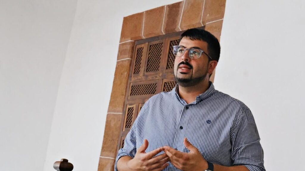 100.000 euros para estudiantes: el PSOE acusa al Cabildo de La Palma de «priorizar el autobombo»