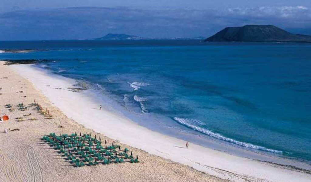 Rescate dramático en Fuerteventura: un hombre de 61 años, grave tras ahogarse en Grandes Playas