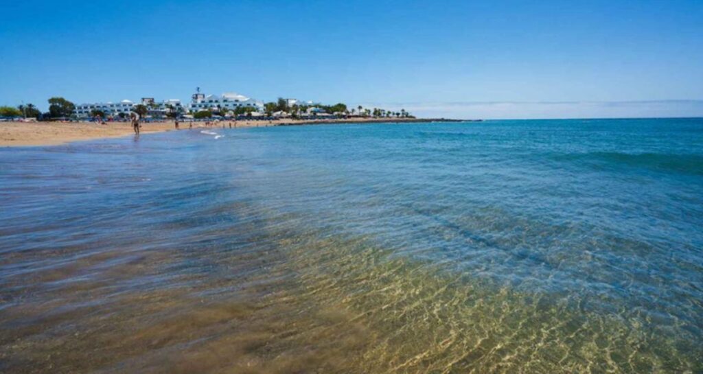 Localizan el cuerpo sin vida de un bañista de 78 años en Los Pocillos: cómo fue el rescate en Lanzarote