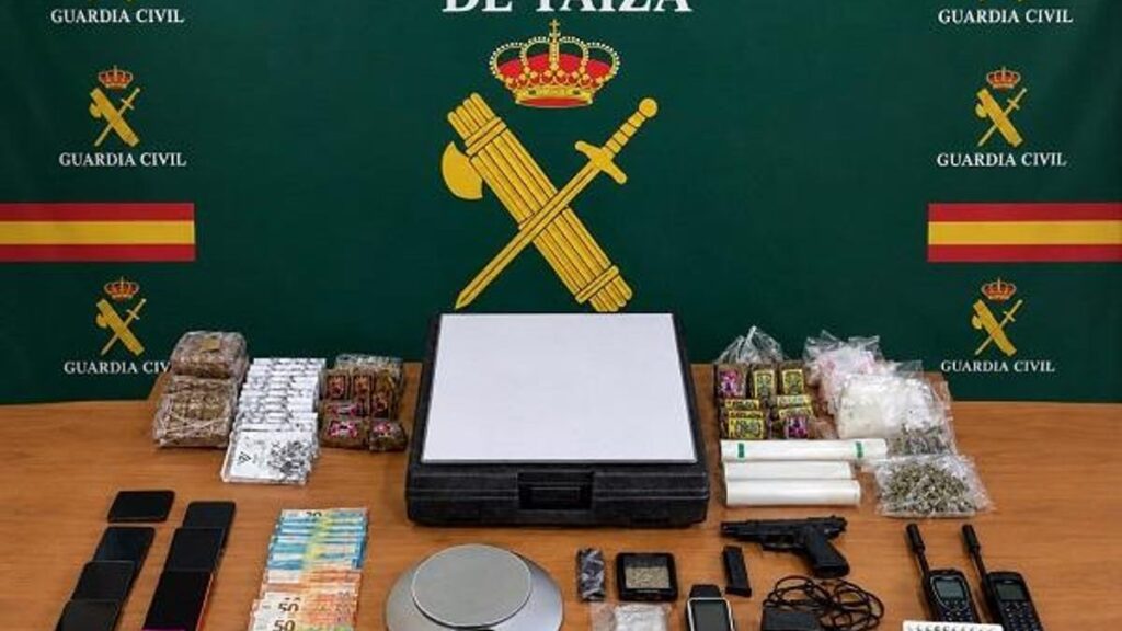 Detenidos en Lanzarote con hachís, armas y una embarcación: así operaba la red de tráfico
