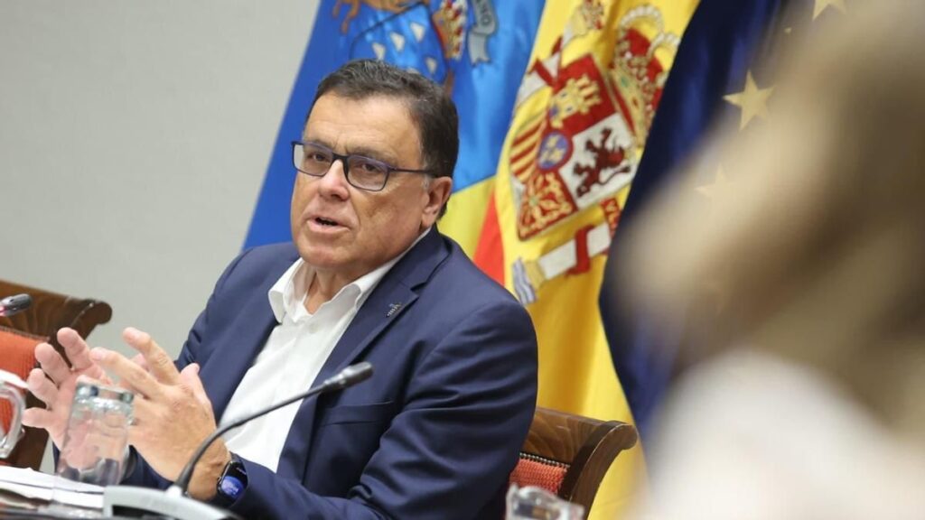 Canarias crea una oficina técnica para salvar a los municipios pequeños de las multas por aguas residuales