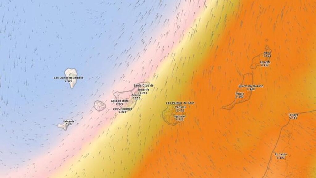 Tenerife activa aviso amarillo: calor de 34 grados y olas peligrosas este domingo