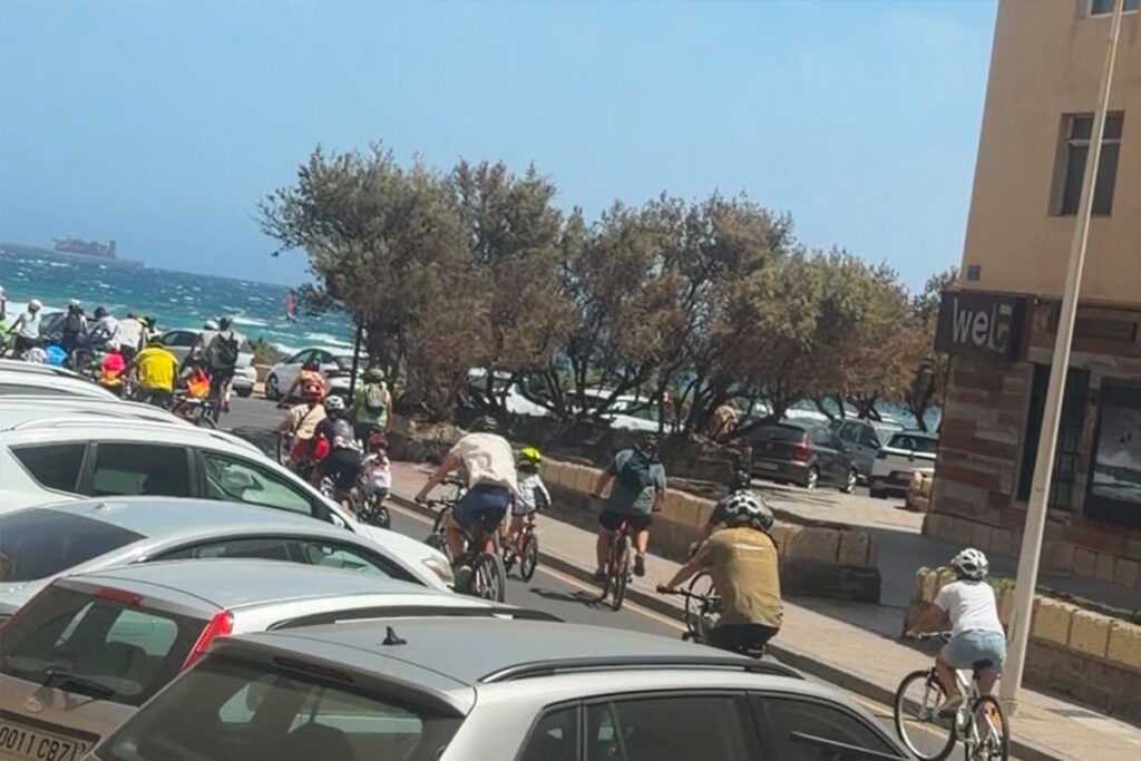 Vecinos exigen carril bici seguro entre Los Abrigos y El Médano: "Que una nuestro pueblo"