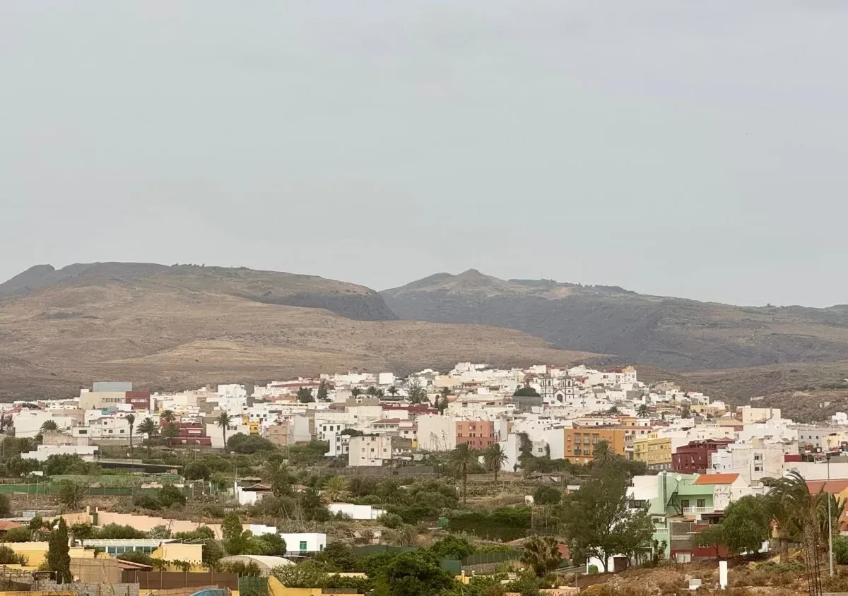 Canarias roza los 38 grados y se prepara para un fin de semana de tormentas y calima