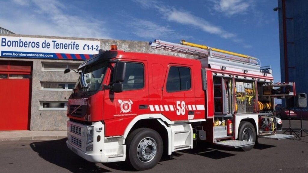 Dos heridos por inhalación de humo en un incendio en un restaurante de Arona