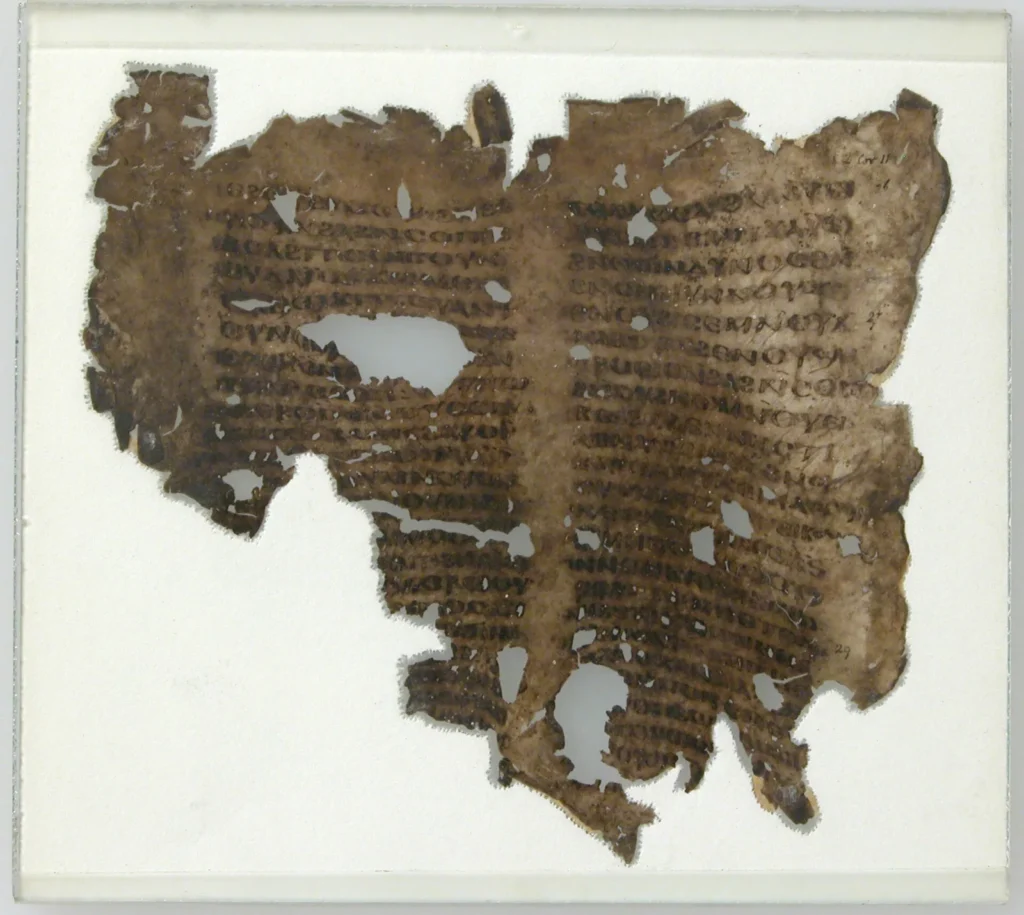 Guernsey desentierra 17 fragmentos medievales que reescriben su historia lectora oculta