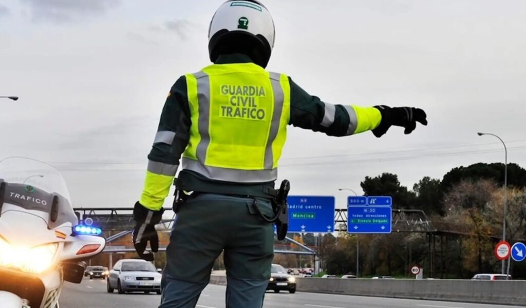 A partir de 110 km/h en ciudad o 200 en autovía: así te retiran el carnet hasta cuatro años
