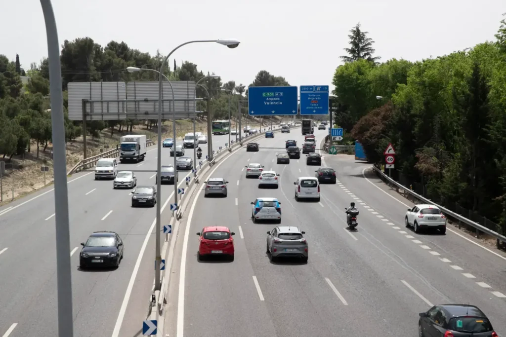 ¿Qué cambia para conductores, ciclistas y patinetes el 1 de octubre? Las nuevas normas de tráfico en detalle