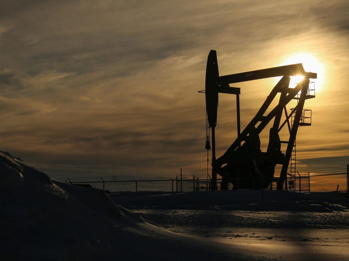 Petróleo a 116 dólares: por qué el barril de Brent marca máximos desde mayo y qué puede pasar ahora