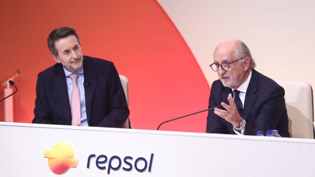 Repsol bate récord con 5.006 millones de beneficio y acelera el pago a sus accionistas