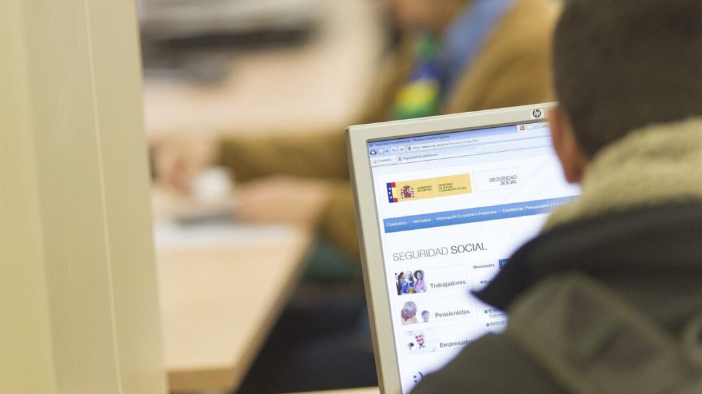 ¿Por qué Canarias despidió a 768 trabajadores en un solo mes? Los datos que preocupan