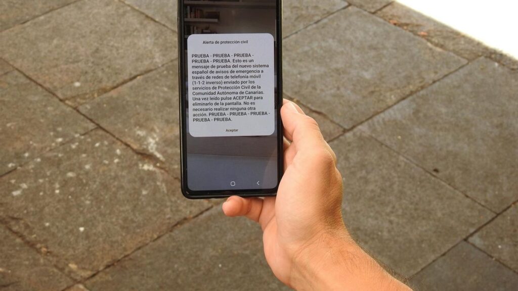 Tres mensajes ES-Alert llegarán a tu móvil en Canarias: fechas, zonas y qué hacer si suena