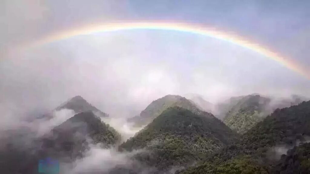 Canarias amanece con lluvias débiles y por la tarde caerán «goterones»: dónde y cuándo lloverá más
