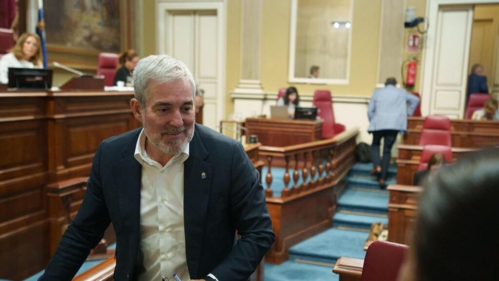 Canarias exigirá 10 años de empadronamiento para comprar una casa: así será la nueva ley