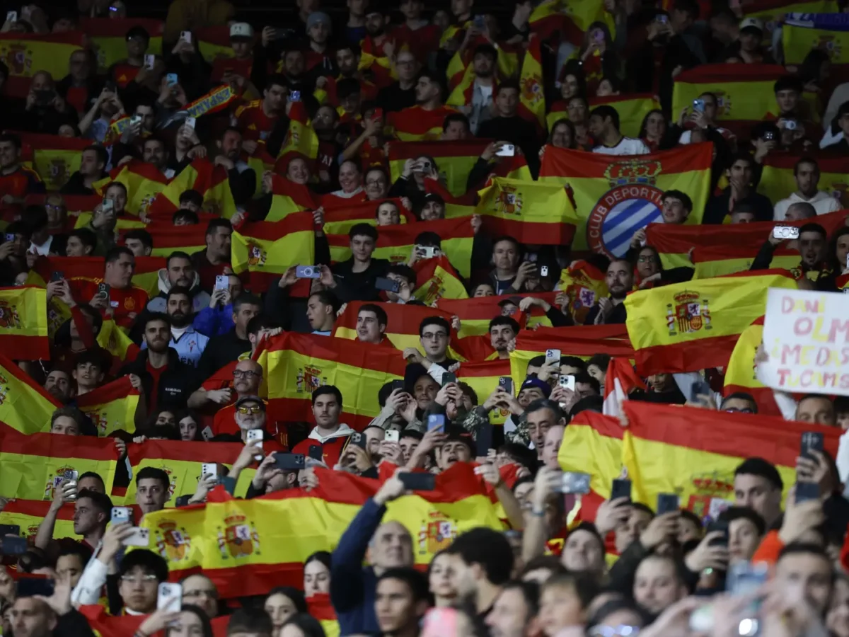 España jugará a puerta casi cerrada: la FIFA castiga con 18.000 euros y aforo limitado por cánticos racistas