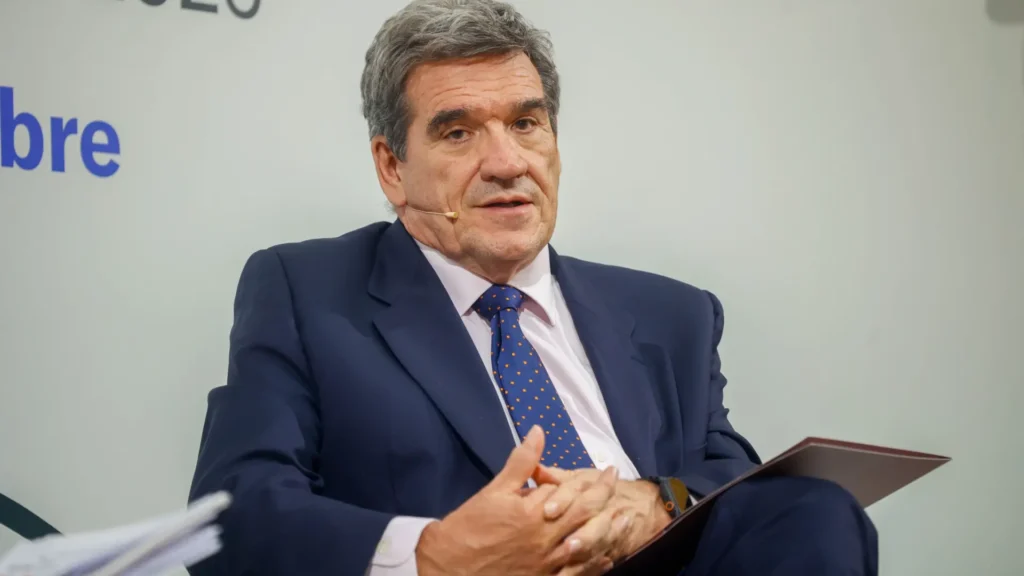 Escrivá exige educación financiera en los colegios: "Cuanto antes, mejor" para el bolsillo de las familias