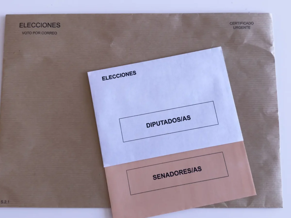 ¿Votas el 29-N desde fuera? Así pides el voto por correo en 5 minutos
