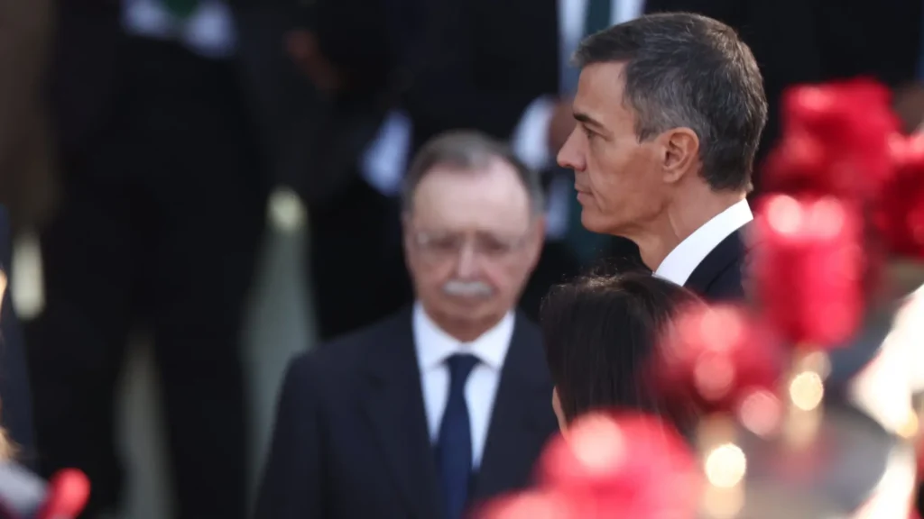 Pedro Sánchez, abucheado en el desfile del 12-O: el acto que se tiñe de precampaña electoral