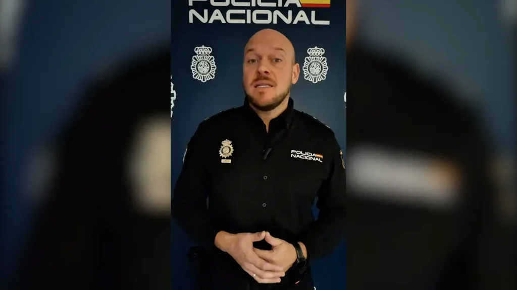 ¿Por qué la Policía persigue las 'cuentas curis' en los institutos de Canarias?
