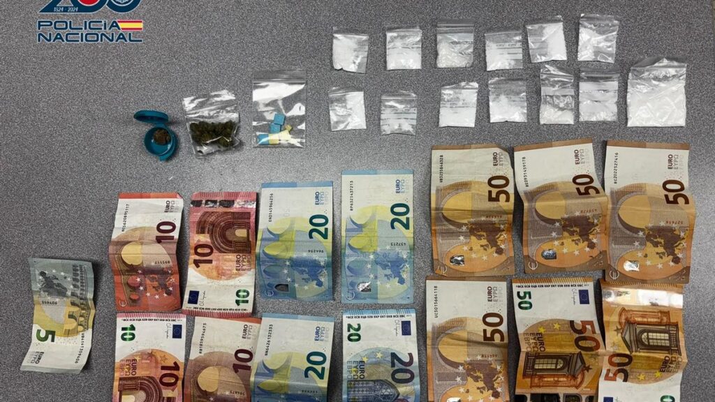 Detenido en Tenerife por aparcar en doble fila: llevaba drogas y 425 euros en billetes