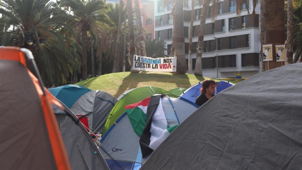 Gran Canaria levanta su acampada por la vivienda y anuncia huelga general: «Las calles decidirán»