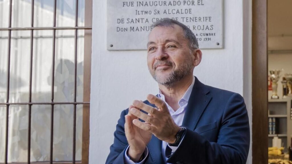 ¿Por qué el alcalde de Santa Cruz borró su ataque al PSOE por la tasa de basura?