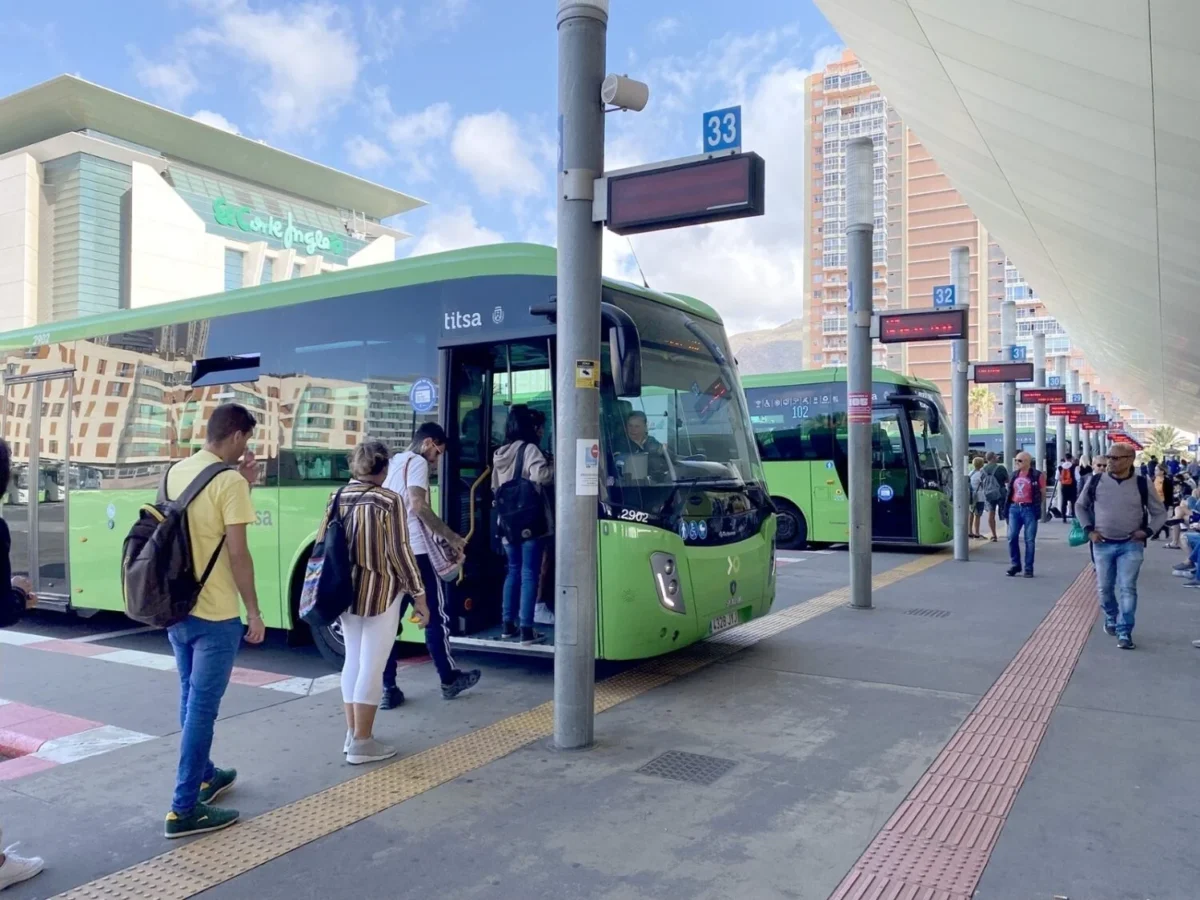 47,5 millones para que el transporte público en Canarias sea gratis en 2026: ¿quién se beneficia?