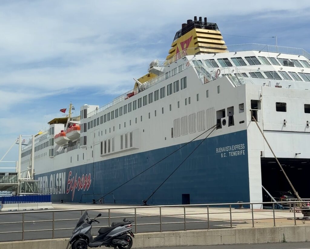 ¿Por qué bajan los pasajeros en la línea Huelva-Canarias? Las cifras que preocupan