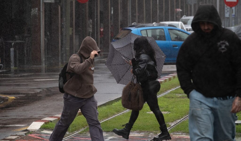 ¿Qué islas de Canarias se enfrentan a 100 litros de lluvia en solo 12 horas?