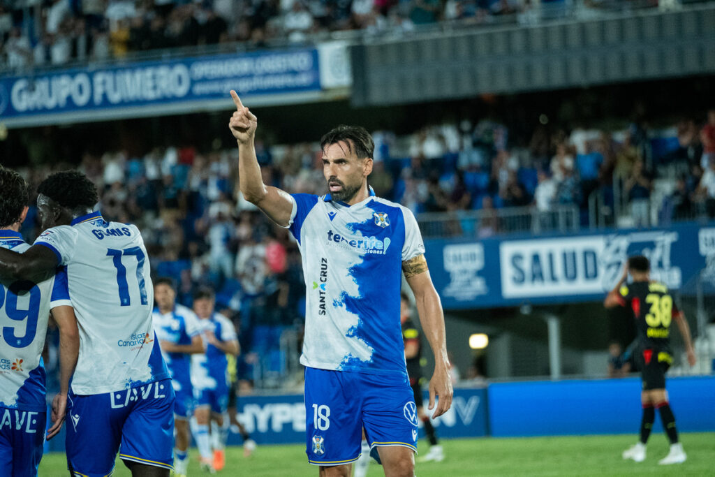 CD Tenerife busca en Badajoz el impulso que necesita para relanzar su Liga