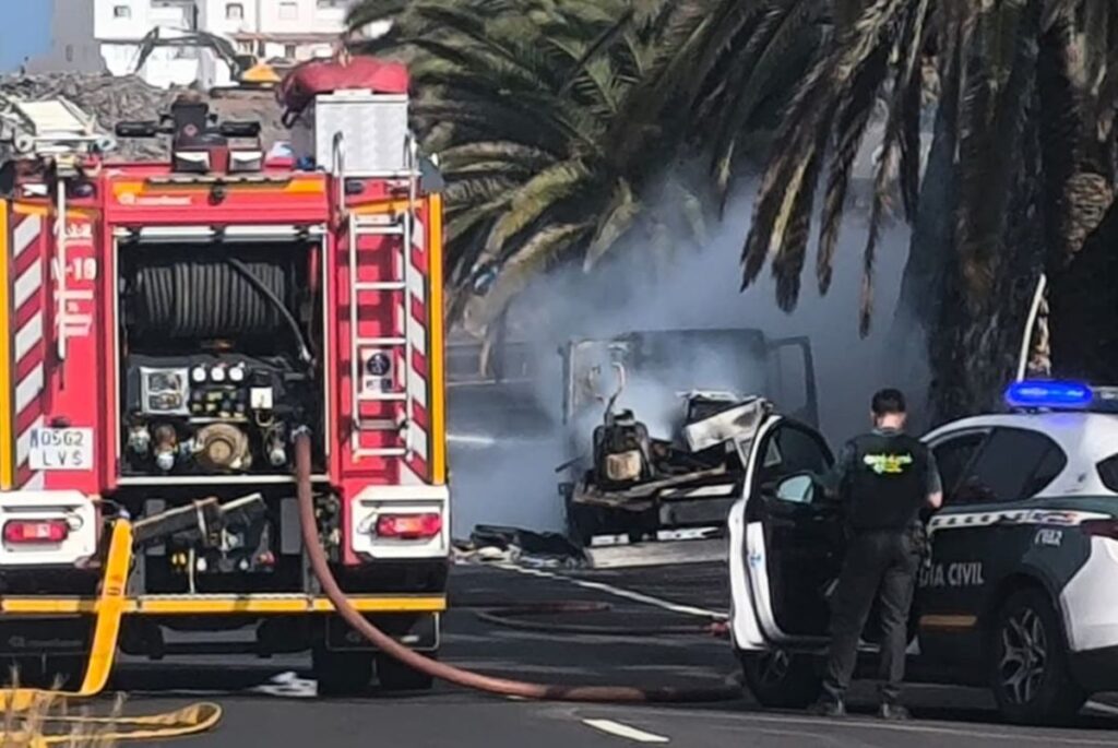 Explosión en un camión en el sur de Tenerife: qué se sabe del suceso que ha conmocionado a la isla