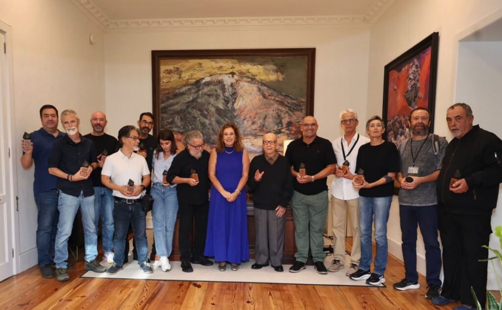 El Parlamento de Canarias rinde homenaje a los fotógrafos que guardan su memoria en imágenes