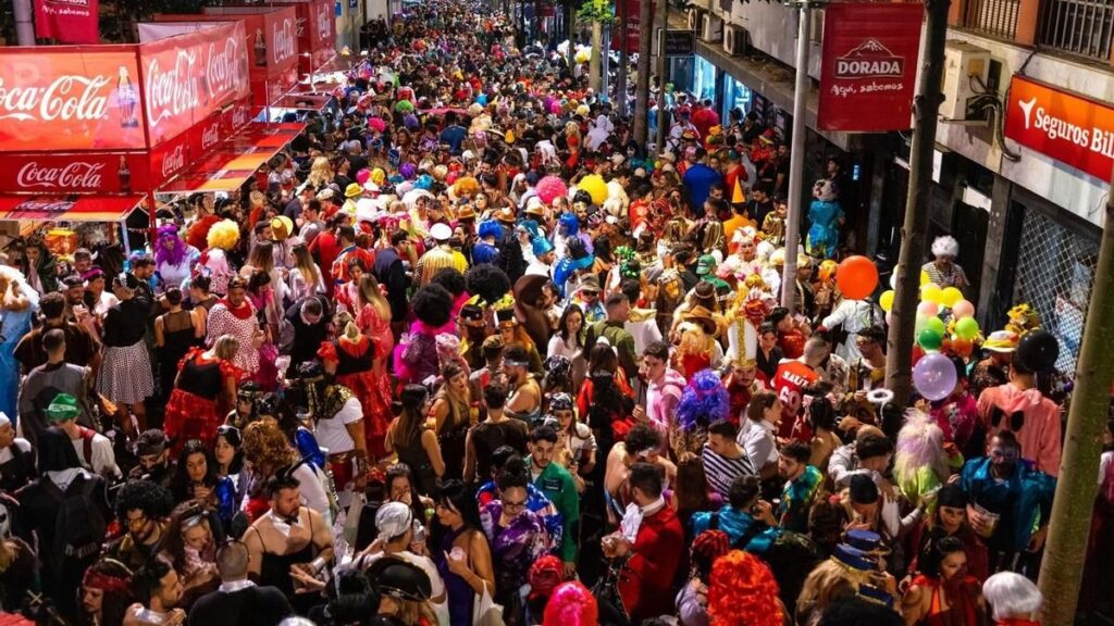 Cinco finalistas y 12.000 euros: así se elige el cartel del Carnaval 2027 en Santa Cruz