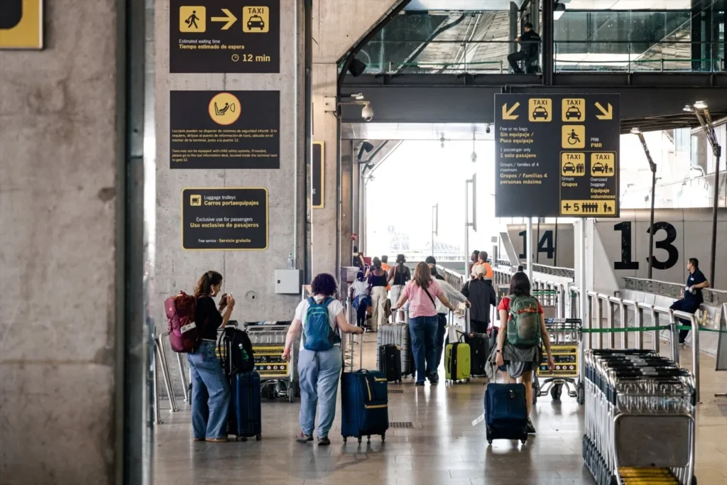 Canarias bate récord de vuelos en un solo día: 1.344 operaciones en el Puente del Pilar