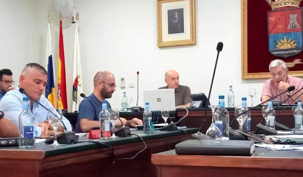 Fraga condena amenazas de edil de Vox a Podemos en Adeje