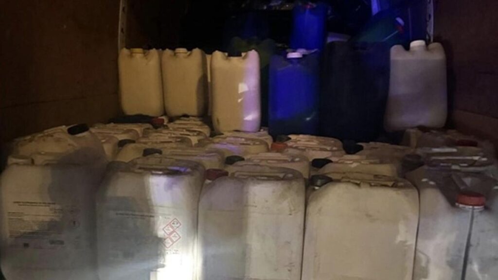 3.000 litros de combustible en una furgoneta: el insólito cargamento que alertó a la Policía en Gran Canaria