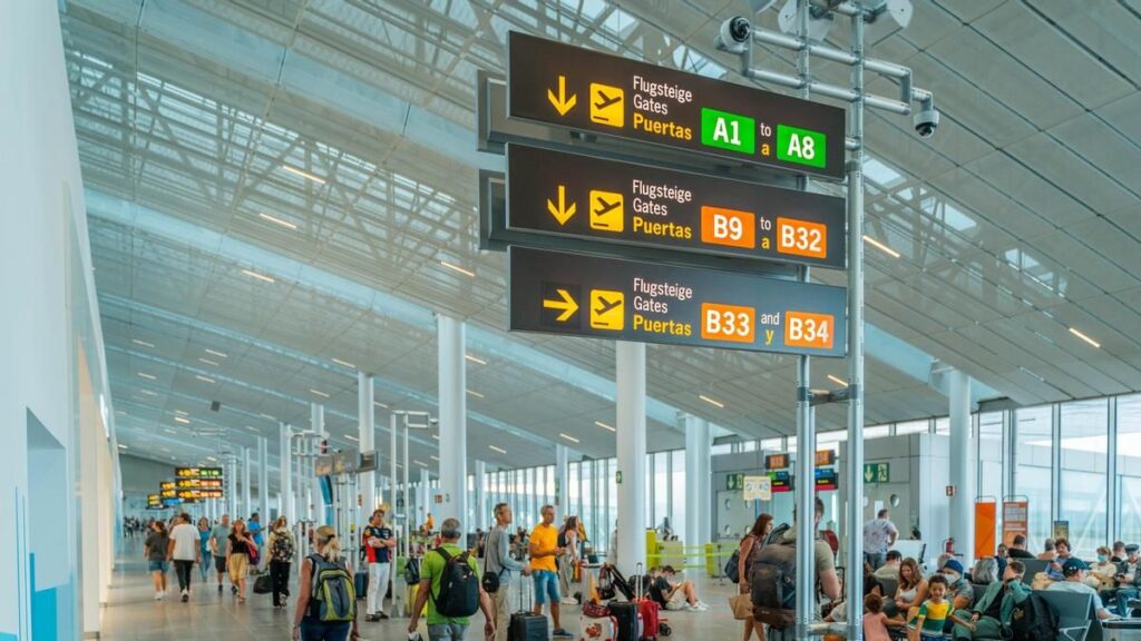 Canarias pierde 15.000 turistas en septiembre: por qué baja el turismo internacional cuando España crece