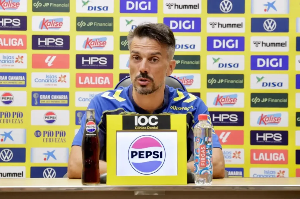Enzo Loiodice regresa al centro del campo: el cambio táctico que busca la UD Las Palmas
