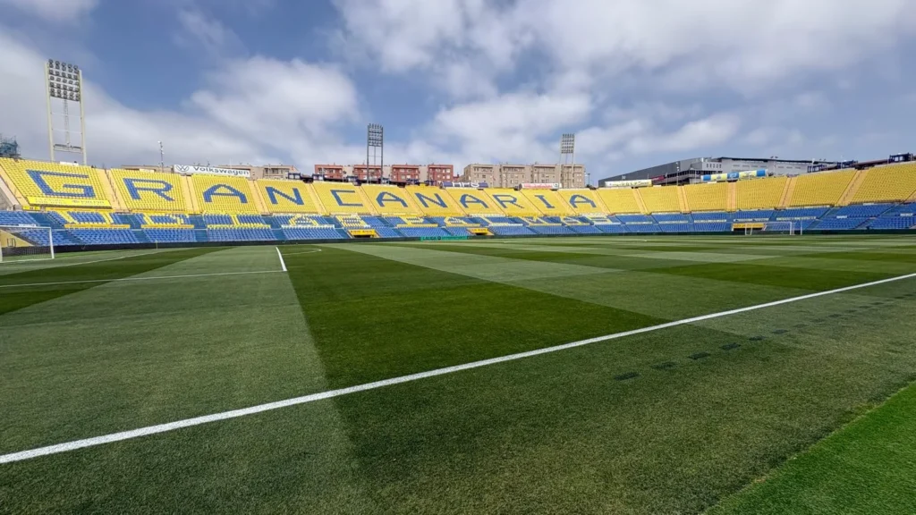 UD Las Palmas vs Real Valladolid: dónde ver el duelo clave de LaLiga Hypermotion en directo