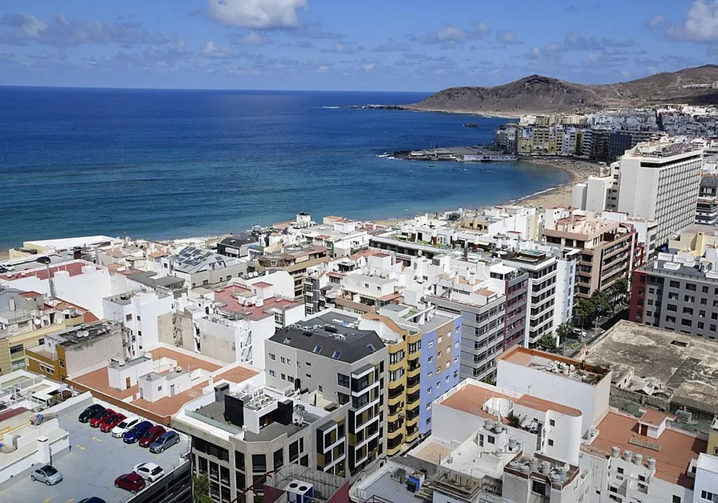 Canarias, la comunidad donde el 40% no podrá comprar casa hasta 2030: por qué los salarios no llegan